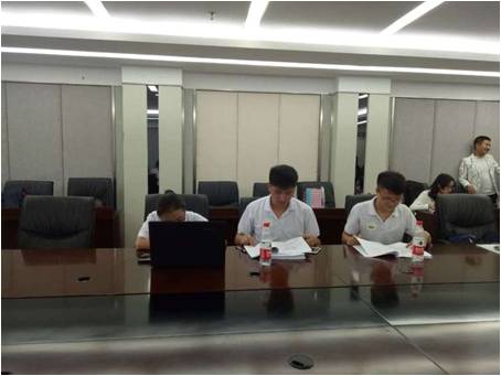 参赛队伍紧张备赛中